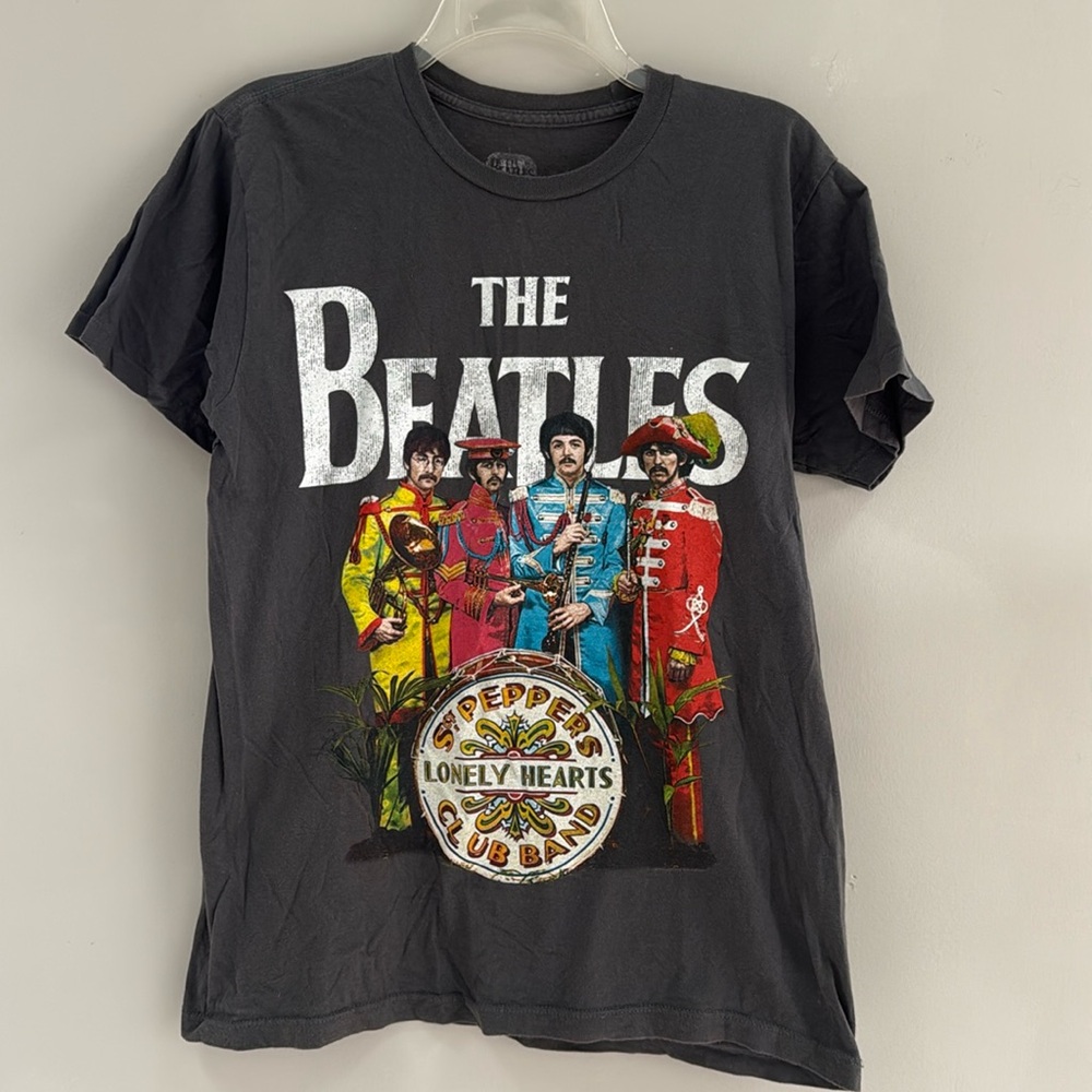 Beatles Adult Black Unisex Sgt. Pepper's Lonely Hearts - Size M